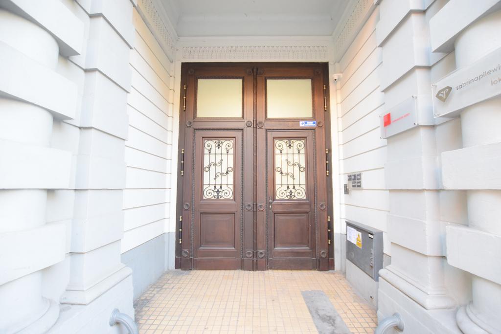 Elegant Apartment Copernicus Варшава Экстерьер фото